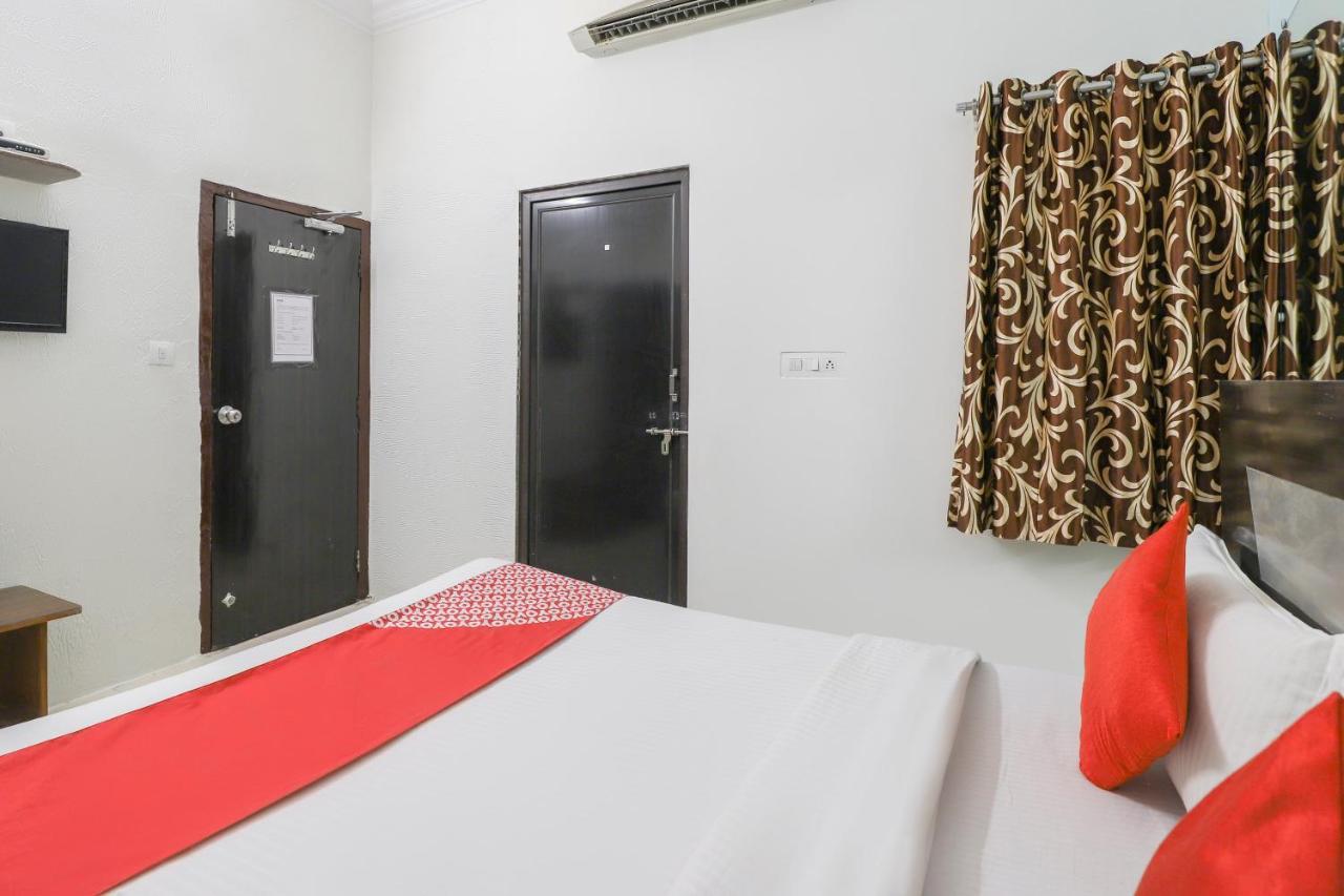 Hotel Jasmine Ahmadabad Zewnętrze zdjęcie