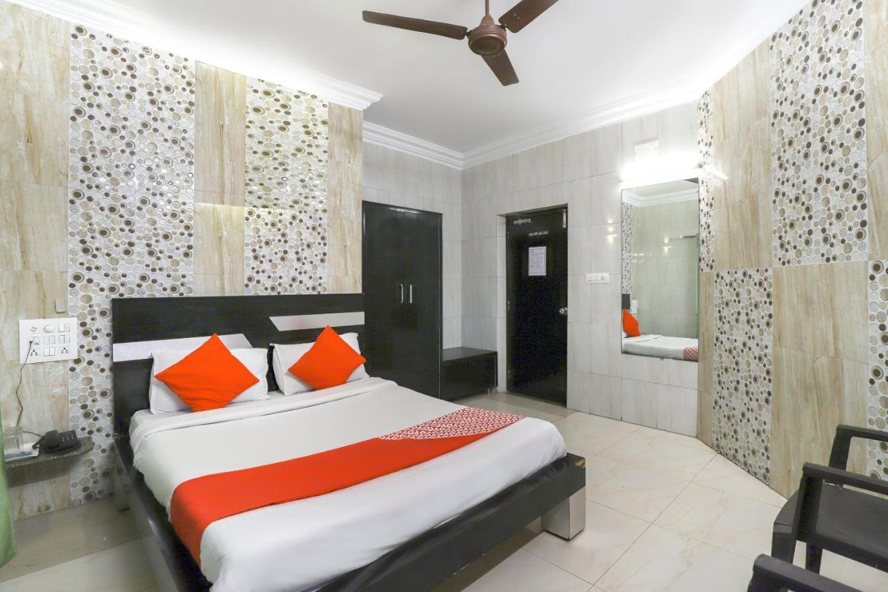 Hotel Jasmine Ahmadabad Zewnętrze zdjęcie