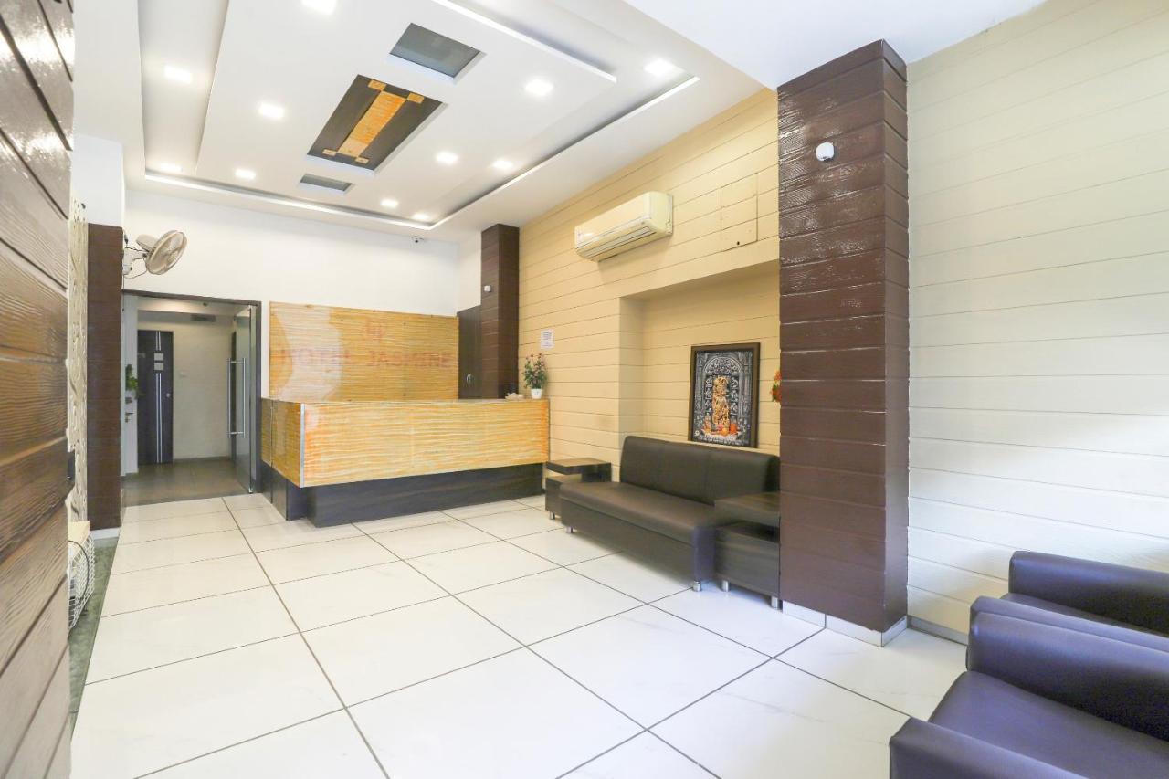 Hotel Jasmine Ahmadabad Zewnętrze zdjęcie