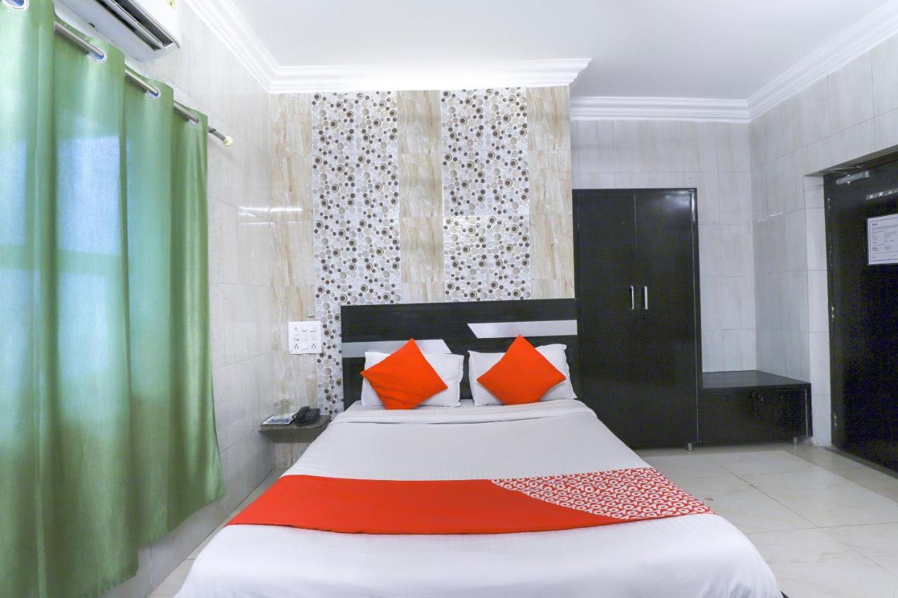 Hotel Jasmine Ahmadabad Zewnętrze zdjęcie