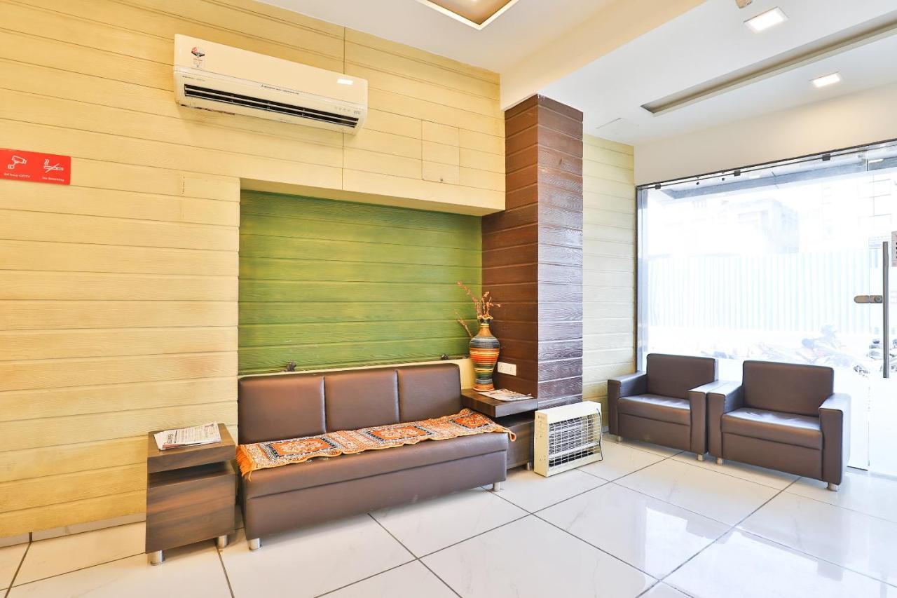 Hotel Jasmine Ahmadabad Zewnętrze zdjęcie