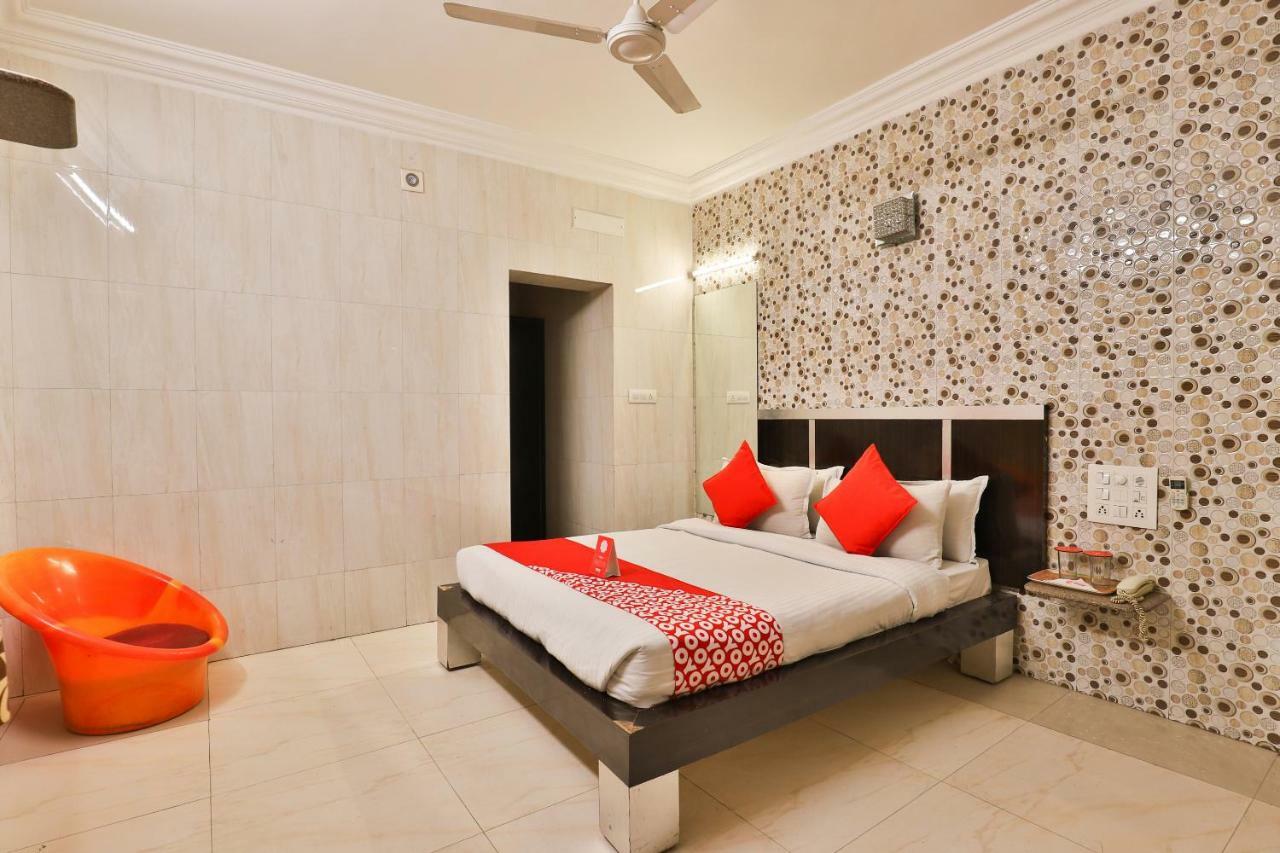 Hotel Jasmine Ahmadabad Zewnętrze zdjęcie
